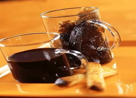 Coupe chocolat-café, mouillettes de brioche