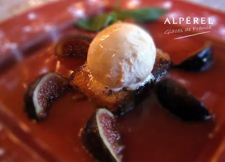 Figues au miel sur pain d'épices, glace vanille bourbon alpérel