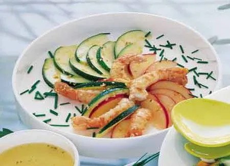 Gambas en salade, courgettes et brugnons