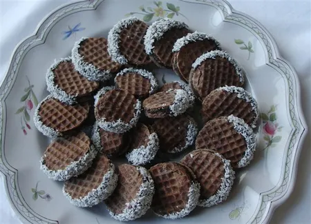 Gaufre cacao - noix de coco, ganache croquante au poivron grillé
