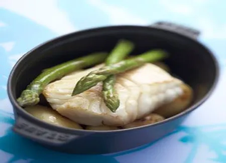 Lieu rôti, asperges et pommes de terre