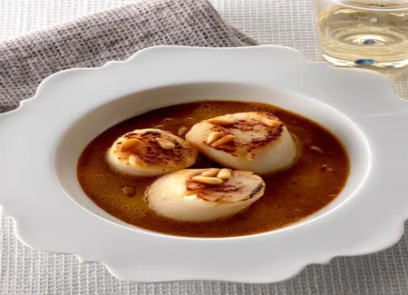 Noix sautées au coulis d'oursin