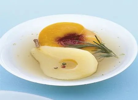 Pêches et poires pochées au muscat