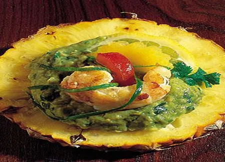 Petites langoustes à l'ananas et aux avocats