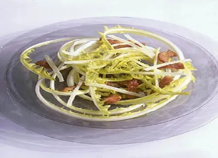 Pissenlits aux lardons et au parmesan