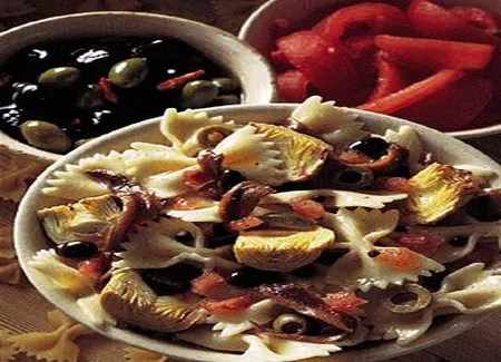 Salade aux farfalles et artichauts