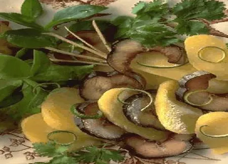 Salade d'anguille fumée