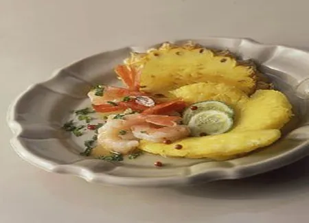 Salade de crevettes, ananas au citron vert