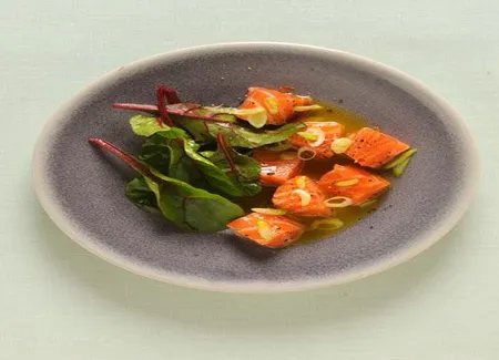 Saumon mariné, vinaigrette passion