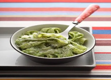 Tagliatelles au pistou de pistaches