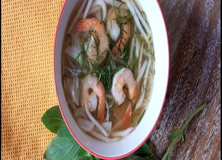 Bouillon thaï aux crevettes