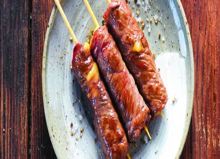 Brochettes de bœuf au fromage coulant façon teppanyaki (plancha)
