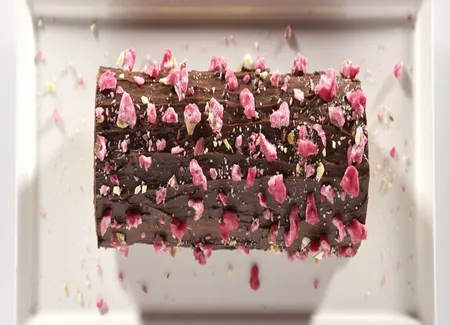 Bûche aux pralines roses