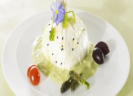 Burrata , asperges, et autres petites touches de goûts ensoleillées