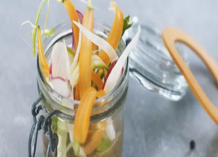 Caviar d'aubergines, premiers primeurs en vinaigrette