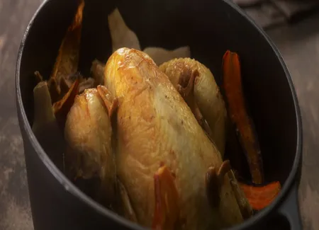 Chapon de bresse aux marrons et girolles