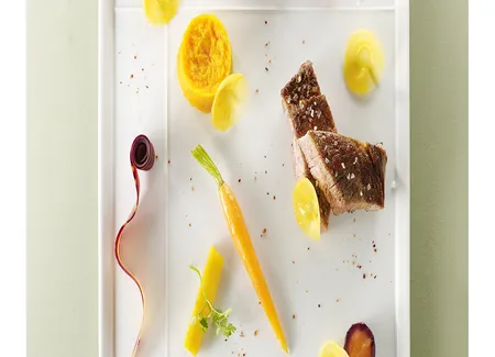 Côte de veau de lait de corrèze, carotte/gingembre, orange sanguine