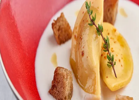 Crème de haricot coco de paimpol, ravioles de foie gras