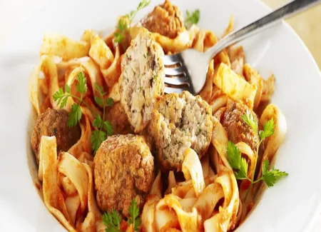 Croquettes de bœuf en sauce tomate