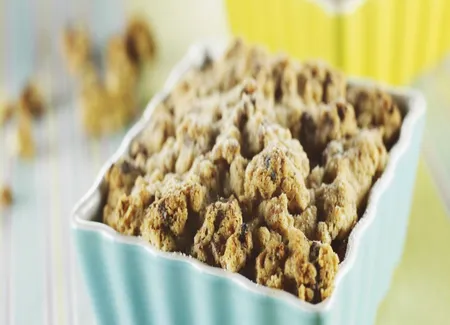 Crumble aux coings et aux noix