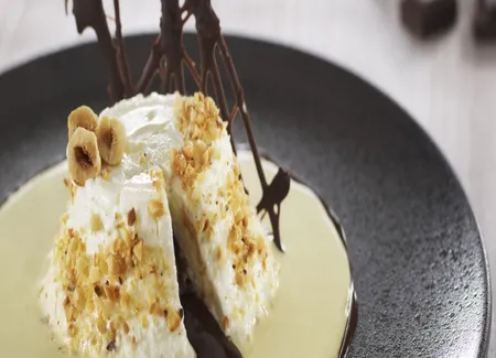 Faisselle rians, cœur coulant au chocolat-praliné, crème anglaise à la noisette