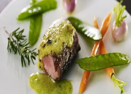 Filet d'agneau poitou charente en croute d'herbes