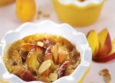 Gratin d'abricots et de nectarines aux amandes