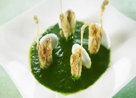 Jambonnettes de cuisses de grenouille, purée à l'ail des ours