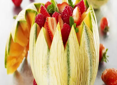 Melons surprises aux fruits rouges