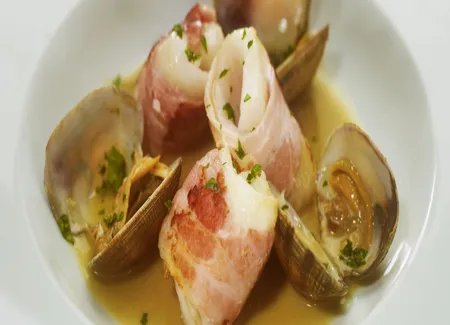 Merlu de ligne de saint jean de luz en croûte de xingar, salsa verde