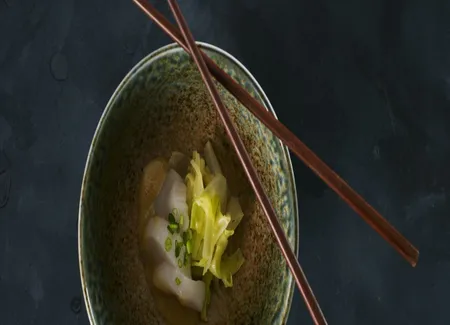Nuta (noix de saint-jacques à la vinaigrette de miso)