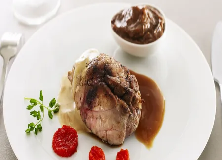 Palet de ris de veau fermier, émulsion de café, condiment tamarin arabica