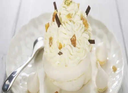 Pavlova marron rhum