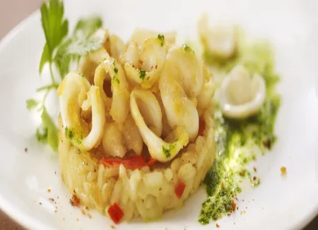 Petits chipirons plancha risotto aux pimientos