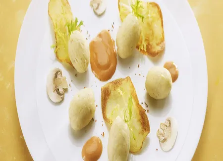 Quenelle lyonnaise croustillant de pommes de terre