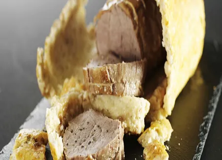 Rôti de bœuf en croûte de sel & d'herbes