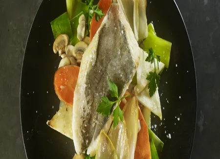 Saint pierre poêlé aux légumes croquants à la fleur de thym