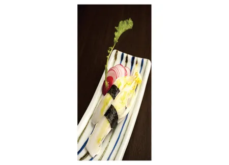 Sushi à l'endive et sa crème au brie de meaux du chef hissa