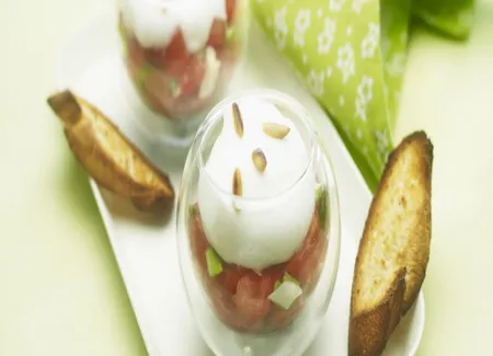 Tomates mozz'air, pistou et pain grillé