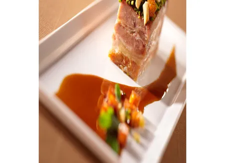Travers de cochon fermier du cantal, sauce aigre-douce aux poivres de sichuan