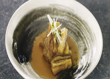 Yakinasu (aubergine grillée puis marinée)