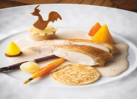 Poularde de bresse sauce foie gras