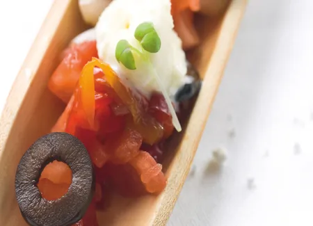 Fraise, tomates, poivrons et glace yaourt