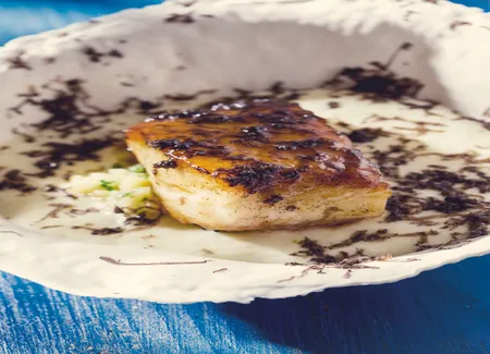 Merlu de ligne en filet, beurre mousseux, pommes de terre ratte