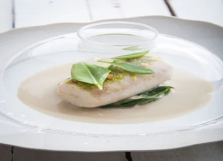 Dos de brochet, sauce d’une pôchouse