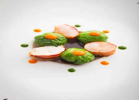 Homard bleu de bretagne, coulis de poivron