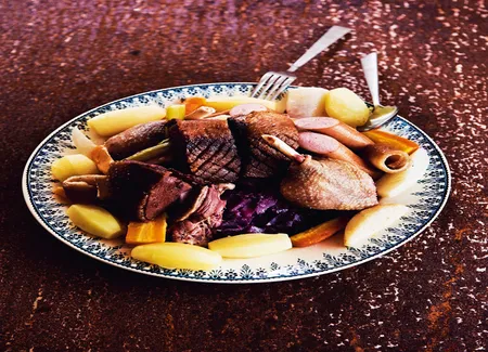 Coffre et cuisses d’oie des moissons en choucroute de chou rouge
