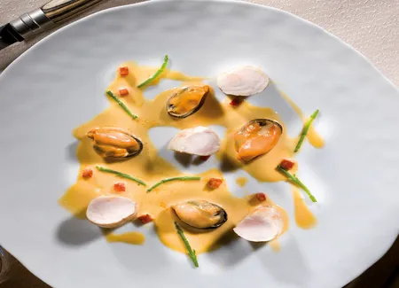 Râble de lapin infusé au serpolet, moules et chorizo