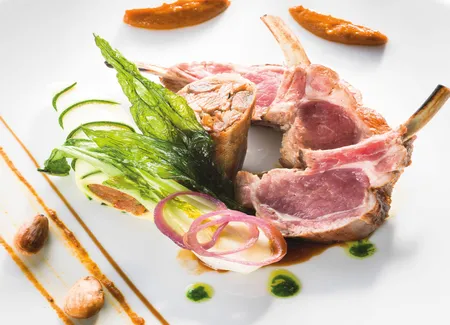 Le carré d’agneau du bourbonnais, pastilla d’épaule aux fruits secs