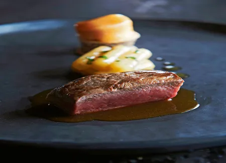 Filet de chevreuil et son jus aux noix